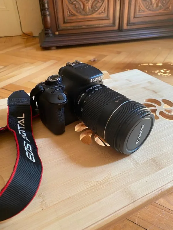 Canon EOS 600D Camera and EF-S 18-135 mm Lens 1