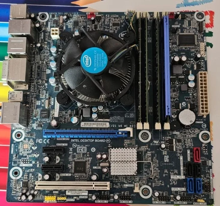 Материнская плата с DDR3 8 ГБ и процессором i3-2100 1