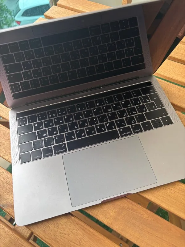 MacBook Pro 13" A1706 2016 1