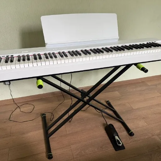 Цифровое пианино Yamaha P225, педаль сустейна Yamaha FC4A, Gravity GKSX2