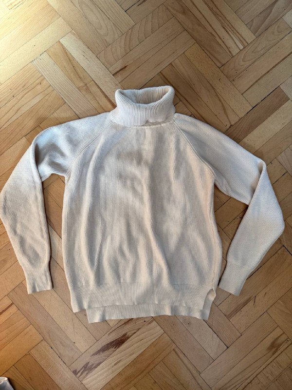 Черное платье, коричневое платье, платье-рубашка, платье в горошек, мини платье, белое платье, атласное платье, бежевый свитер, серый свитер 9