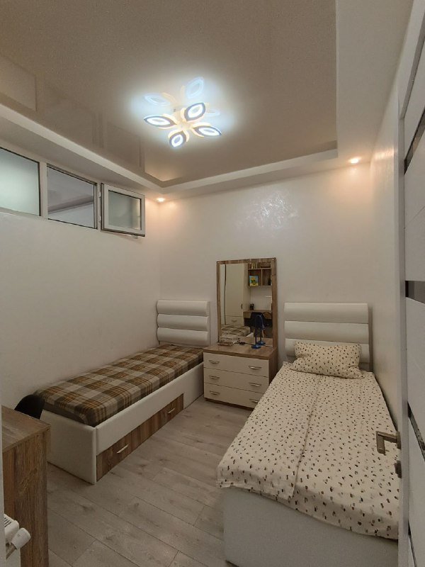 Комплект мебели: кровати с матрасами, комод, стол, стеллаж, шкаф 2