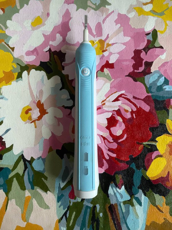 Air Pods 4 копия, чемодан Wemge Sabre, зубная щетка Oral-B, нарукавники Mikasa, термос 1 литр 3
