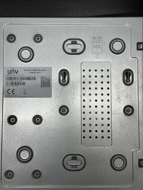 Сетевой видеорегистратор UNV NVR301-04LP 2