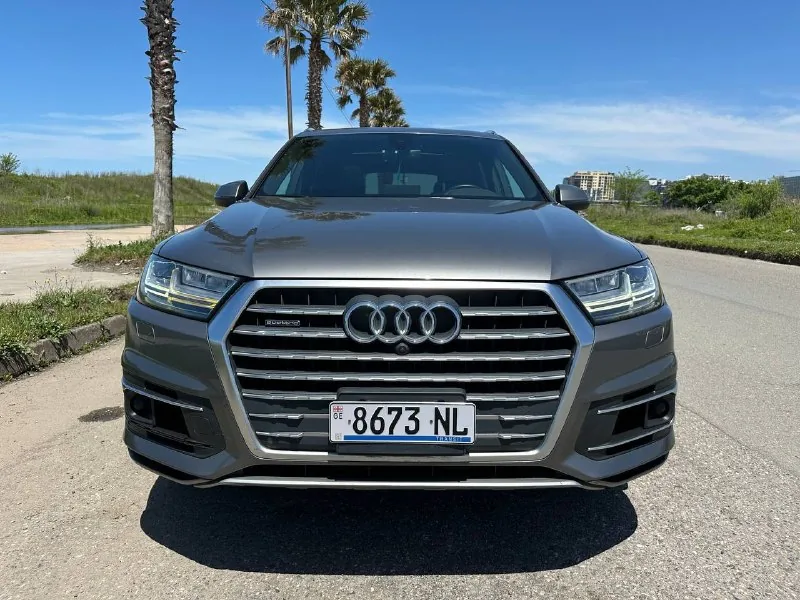 Audi Q7 2016 1