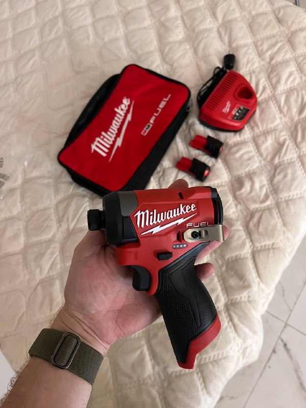 Шуруповерт импакт Milwaukee M12 FUEL 3453 GEN 3 комплект