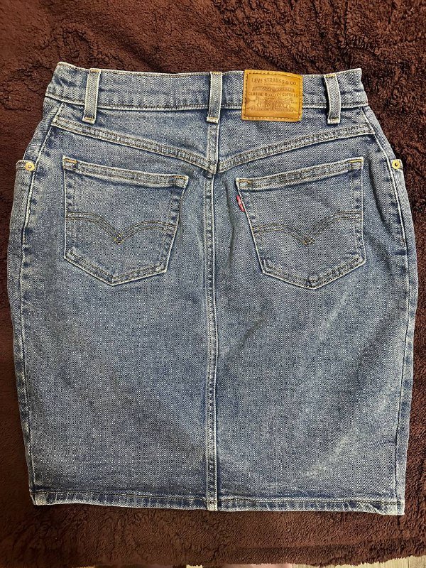 Спортивный костюм Adidas, Джинсовая юбка Levi’s, Искусственная шубка, Косуха 8