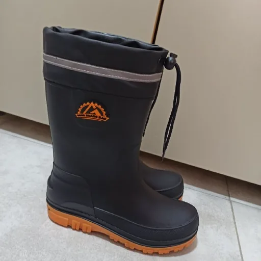 Rubber boots, sizes 38 and 42