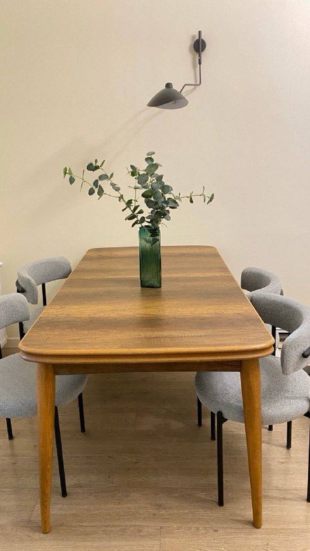 Массивный раскладной обеденный стол