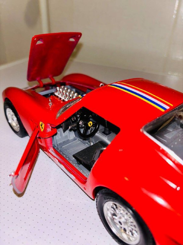 Спортивная сумка Adidas, Машинка Ferrari 250 GTO, Пылесос Karcher, Очки Tom Ford, Барсетка кожаная Nicolo 5