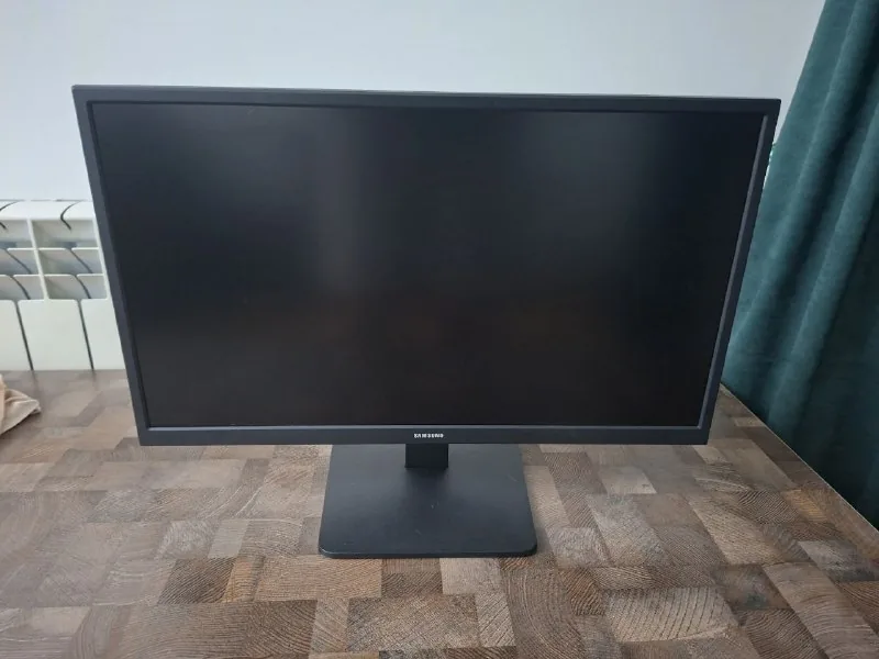 Samsung монитор 24" Full HD 1