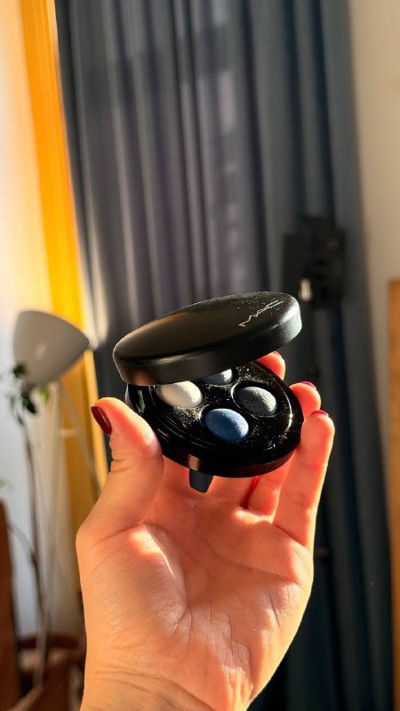 Палетка теней MAC A Sprinkle of Blues 4