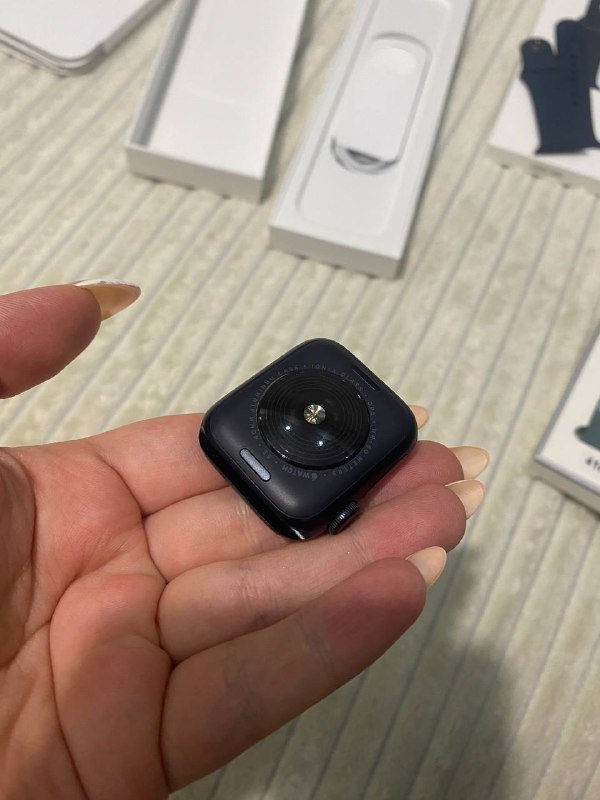 Apple Watch SE 2 40mm черный, два ремешка 3