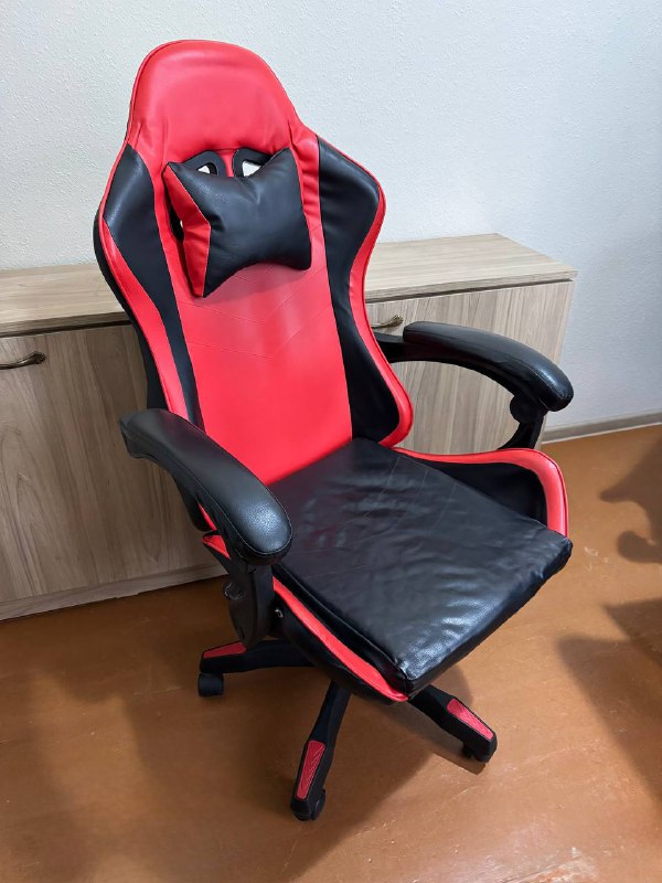 Gaming Monitor, Gaming Chair