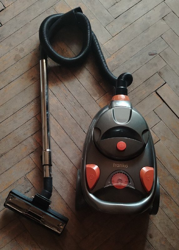 Пылесос циклонный Franko с контейнером 2600Вт
