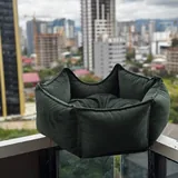Лежанка для собак или кошек с мисками 4