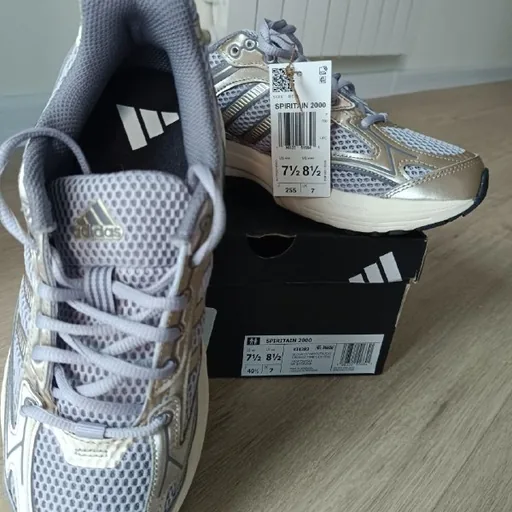 Новые кроссовки Adidas