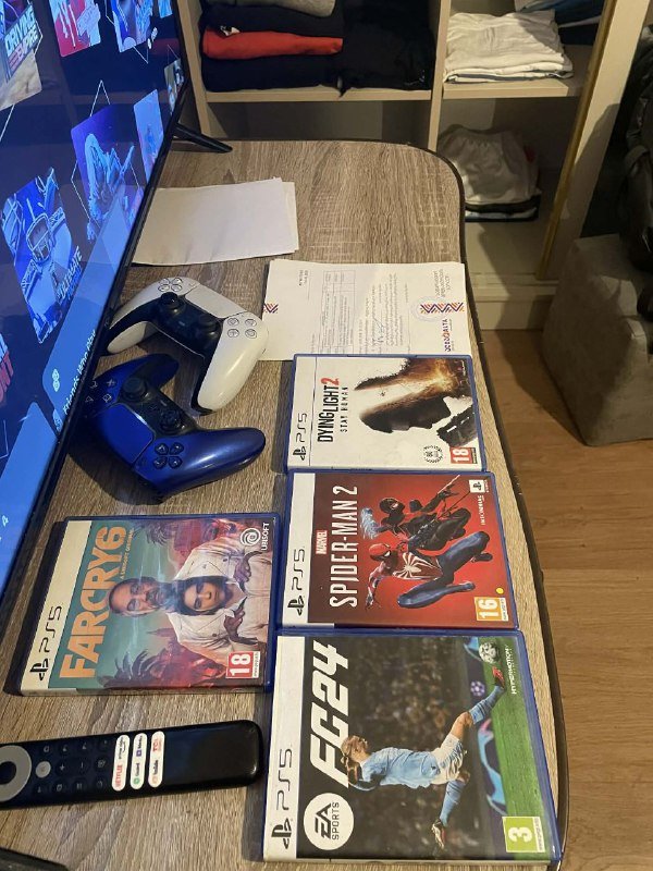 Игровая приставка PlayStation 5 с играми и телевизором 3