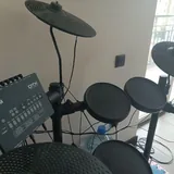 Электронные барабаны Yamaha, педаль Tama, барабанный стул Millenium 2