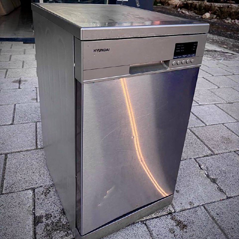 Столы, стулья, холодильники, кофемашина, посудомоечная машина 8