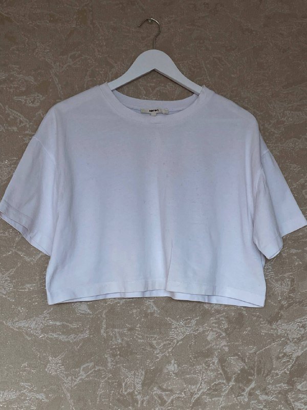 Белая укороченная футболка Koton размер M-L