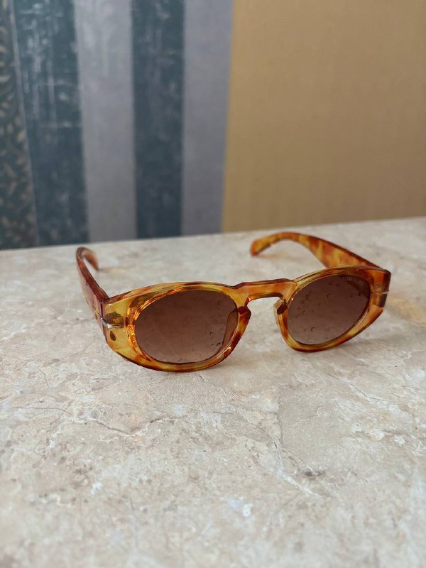 Спортивная сумка Adidas, Машинка Ferrari 250 GTO, Пылесос Karcher, Очки Tom Ford, Барсетка кожаная Nicolo 10