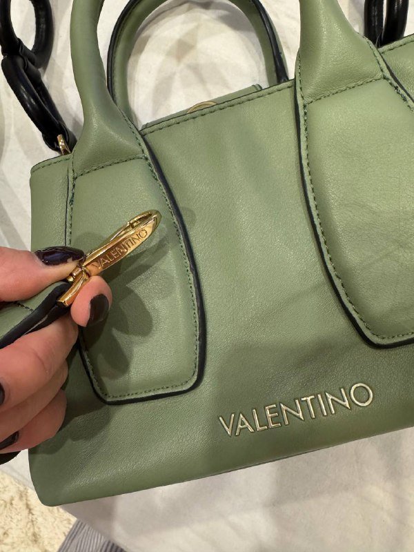 Сумка Valentino, футболки Armani, платье Calvin Klein, туфли 36 размер 3