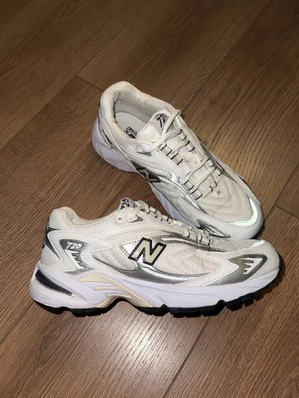 New Balance 725 1