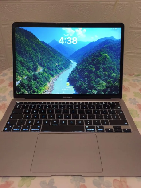 MacBook Air 13" M1 (2020) 1