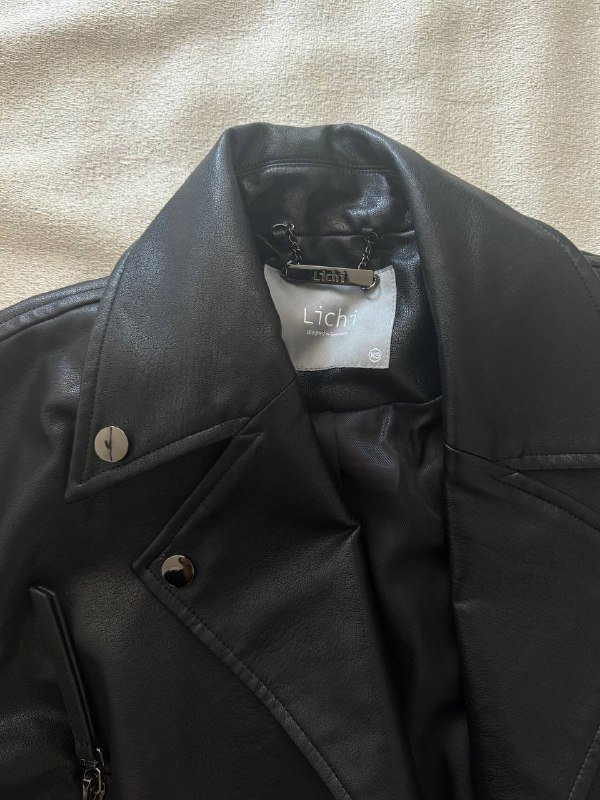 кроссовки nike, куртка кожаная Lichi 5