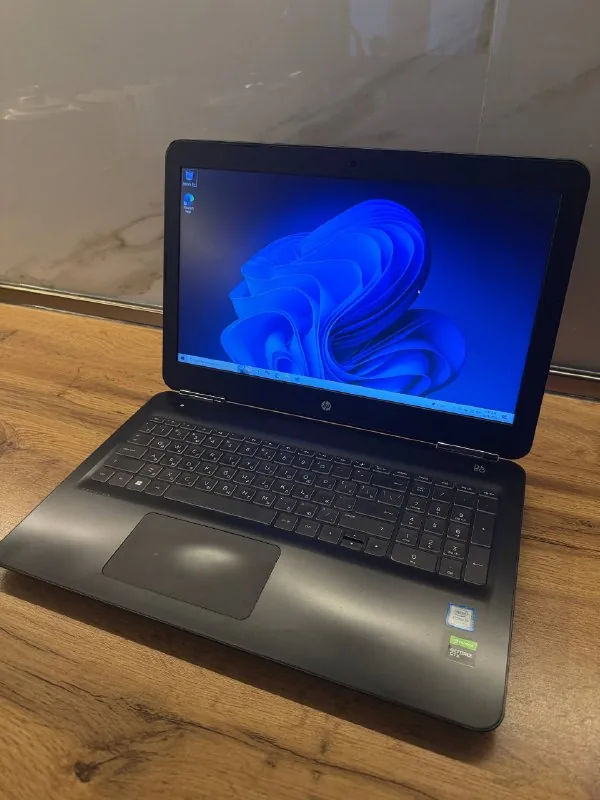 HP Pavilion 15-bc52ur Laptop 1