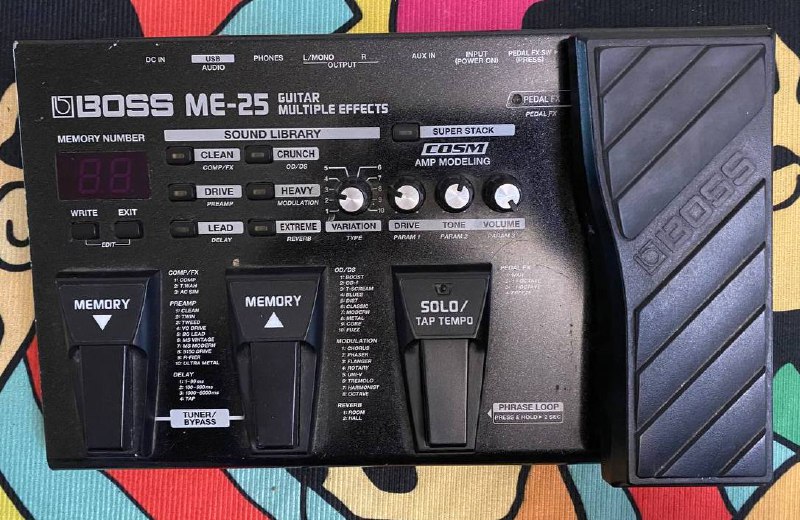 Гитарный процессор Boss me 25