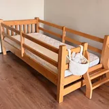 Детская кровать, стойка для одежды 1