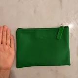 Большой зонт, косметички, пластиковые вешалки 4