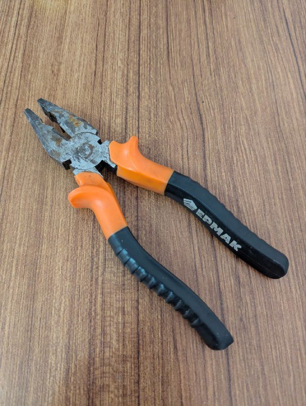 Инструменты пассатижи отвертка клещи шестигранники паяльник вентиль ключ полотно