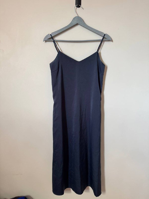 платье uniqlo синее xs, платье uniqlo в полоску xs, платье uniqlo черное xs, джинсы zara нежно розовые 34 eur, кофейные чашки delonghi