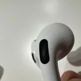 iPhone 14 Pro, AirPods Pro 2 6