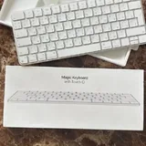 Apple Magic Keyboard with Touch ID 3