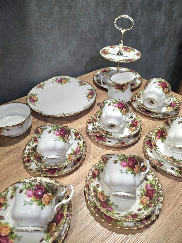 Антикварный чайный сервиз Royal Albert, 6 персон