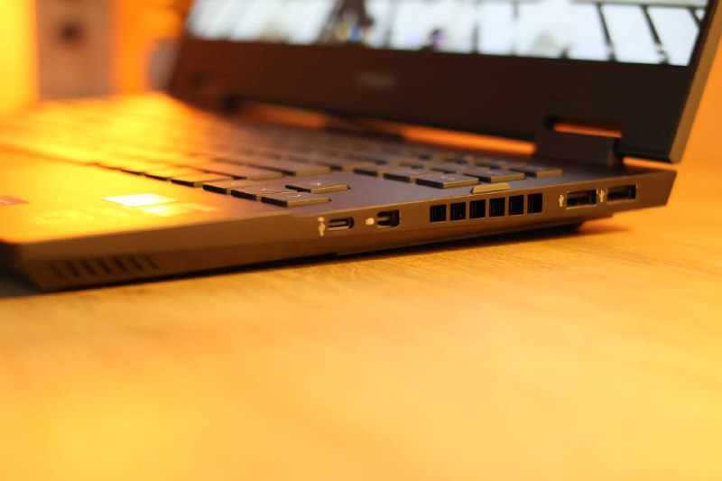 Ноутбук игровой HP OMEN 15-en1022ur 4
