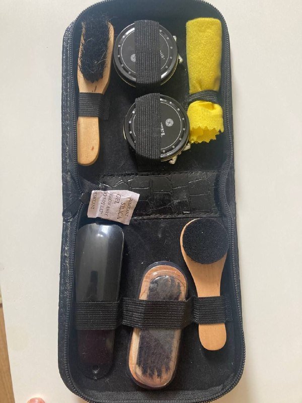 Набор для обуви в компактном органайзере черный и прозрачный крем, щетки, салфетка, рожок