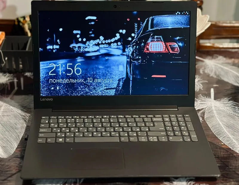 Lenovo IdeaPad 320-15AST 1