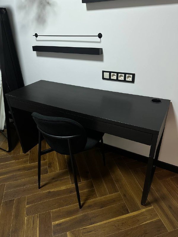 Кровать с матрасом, стол IKEA, стул 5