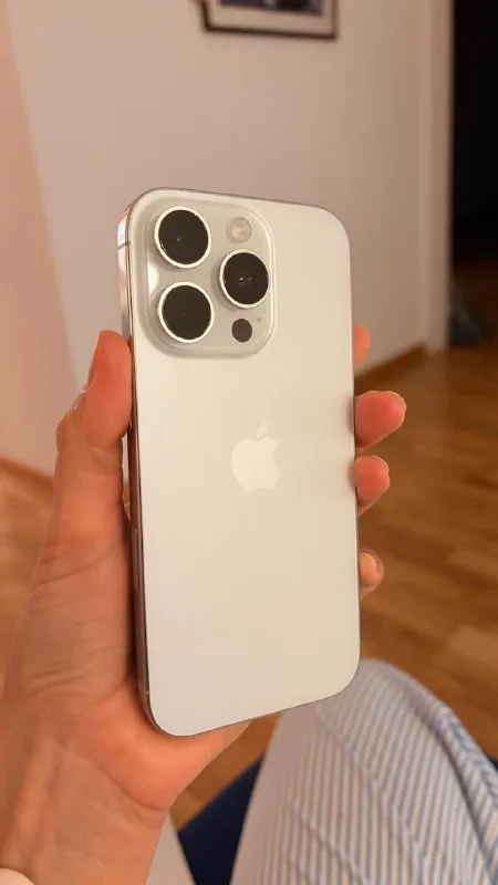 iPhone 16 Pro 128 ГБ White Titanium 1