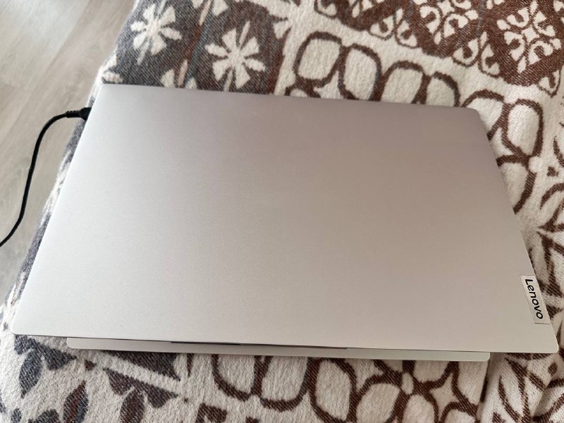 Intel Core i3 Lenovo Laptop 8GB 256GB SSD 2