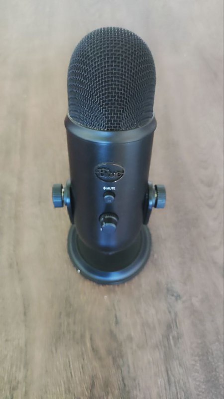 Микрофон Blue Yeti с двумя стойками 3