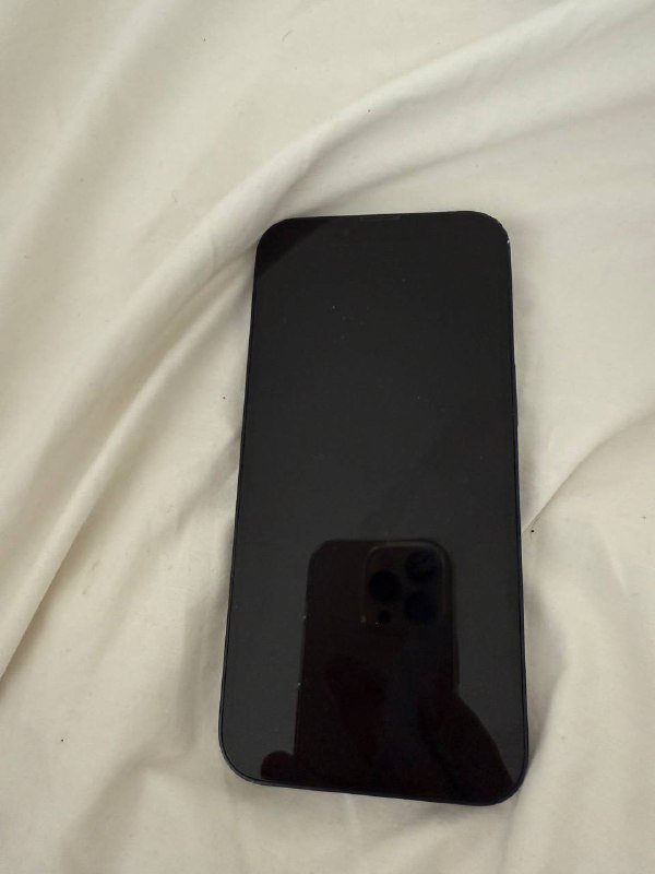 iPhone 13 128 GB в хорошем состоянии с чехлом и зарядкой 4
