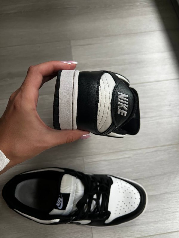 Перчатки ММА, боди prettylittlething, кроссовки Nike Dunk 3