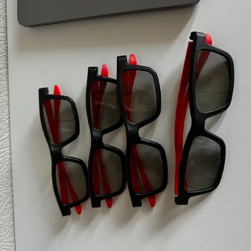 4 пары 3D очков для кинотеатров