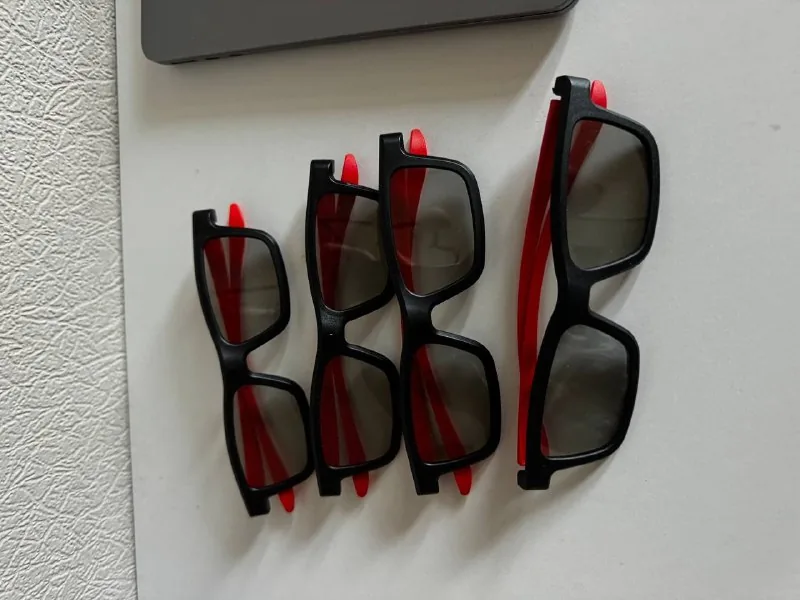 4 пары 3D очков для кинотеатров